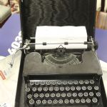 832 1677 TYPEWRITER